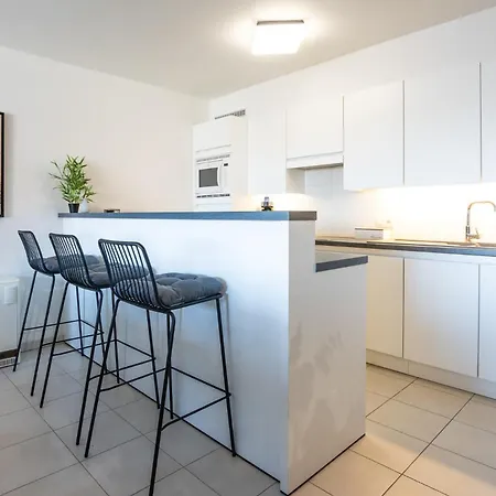 Bright 2br On A Perfect Location